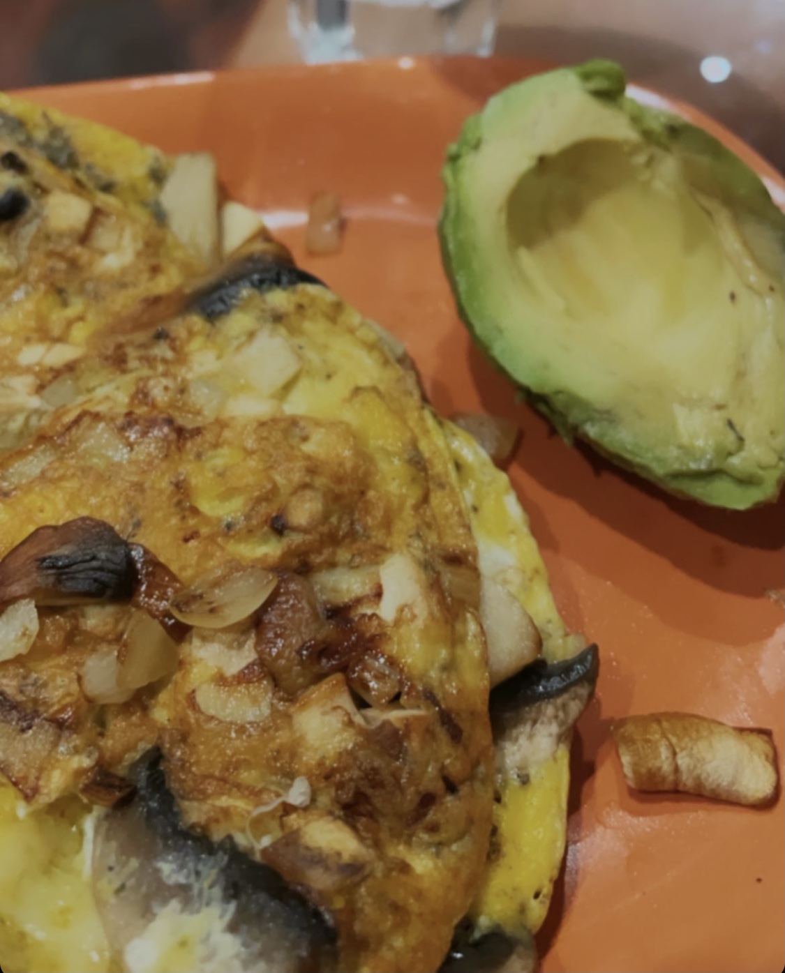 Цей омлет освіжить ваші звичні сніданки: рецепт від української моделі